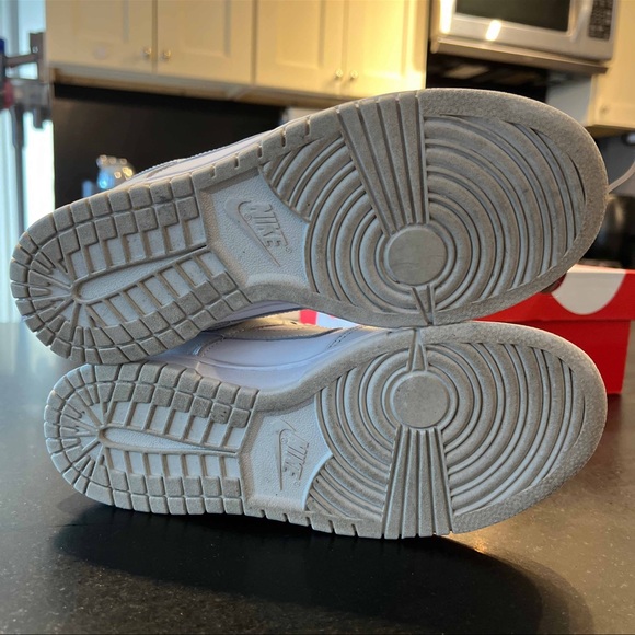 Nike Dunk Low. Photon Dust. Women’s Size 8/ Men’s size 6. Used - Picture 5 of 8